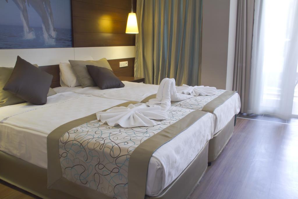 Holiday City Hotel (Adults Only) Сиде Екстериор снимка